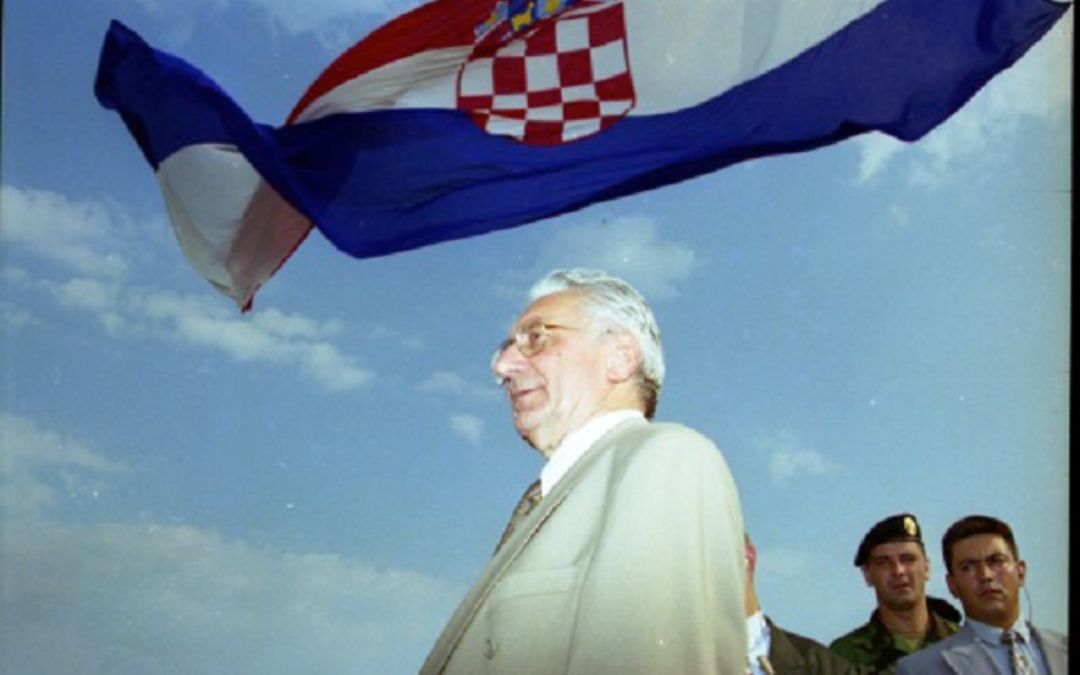 Dr.-Franjo-Tuđman-spomenik-Foto-Grad-Knin-3