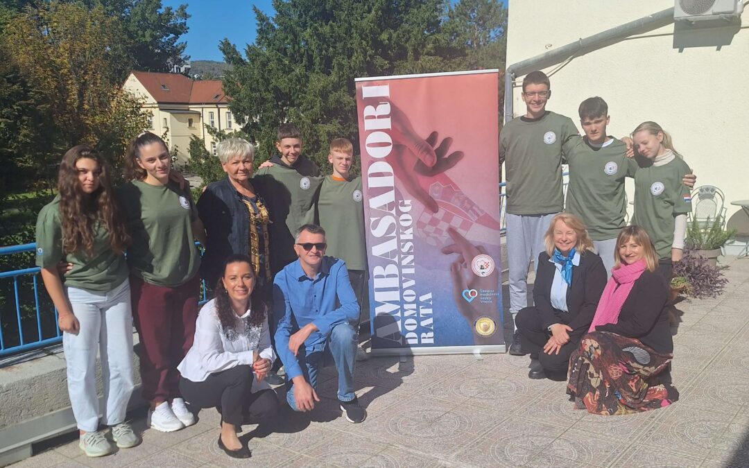 „AMBASADORI DOMOVINSKOG RATA“ POSJET ŠKOLAMA – PARTNERIMA U PROJEKTU