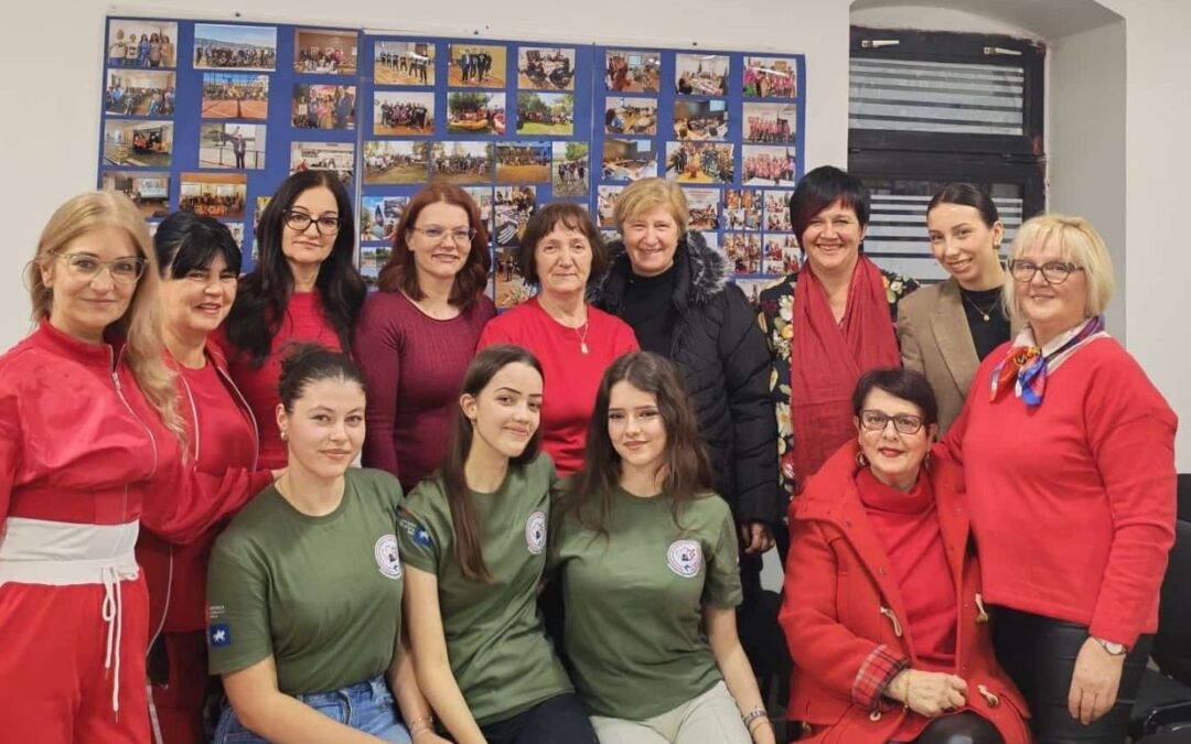 AMBASADORI DOMOVINSKOG RATA SUDJELOVALI U OBILJEŽAVANJU DANA CRVENIH HALJINA U SINJU